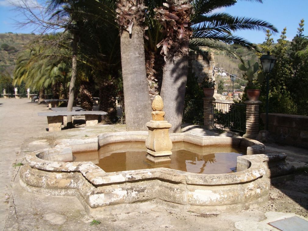 Fontana Villa delle Meraviglie/n. 24
